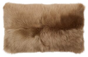 Hnědý kožešinový povlak na polštář Kave Home Katny 30 x 50 cm