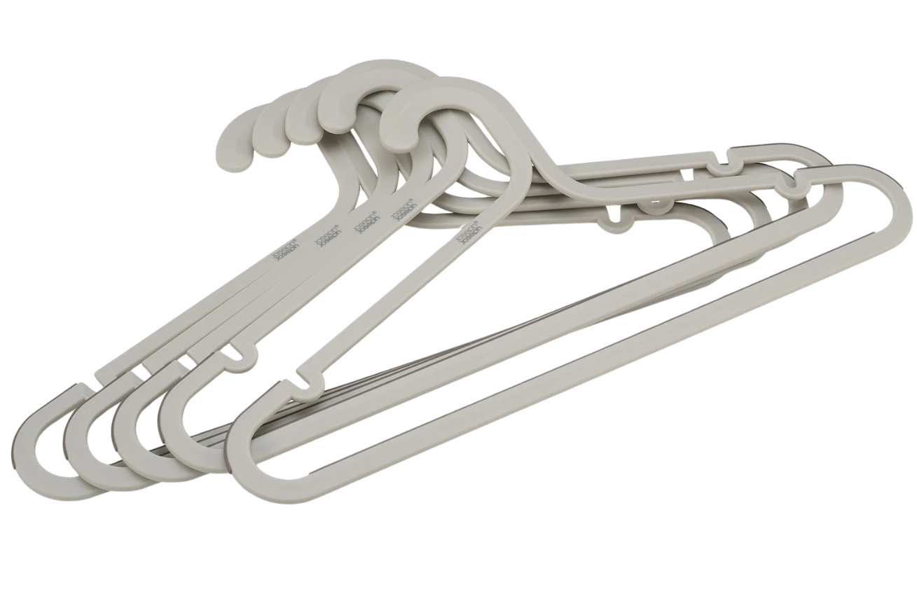 Joseph Joseph Sada pěti béžových plastových ramínek Orderly