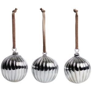 Kave Home Set tří stříbrných skleněných vánočních ozdob Oranel 8 cm